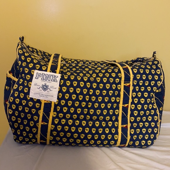 VS Pink Duffle Bag - Picture 4 of 13